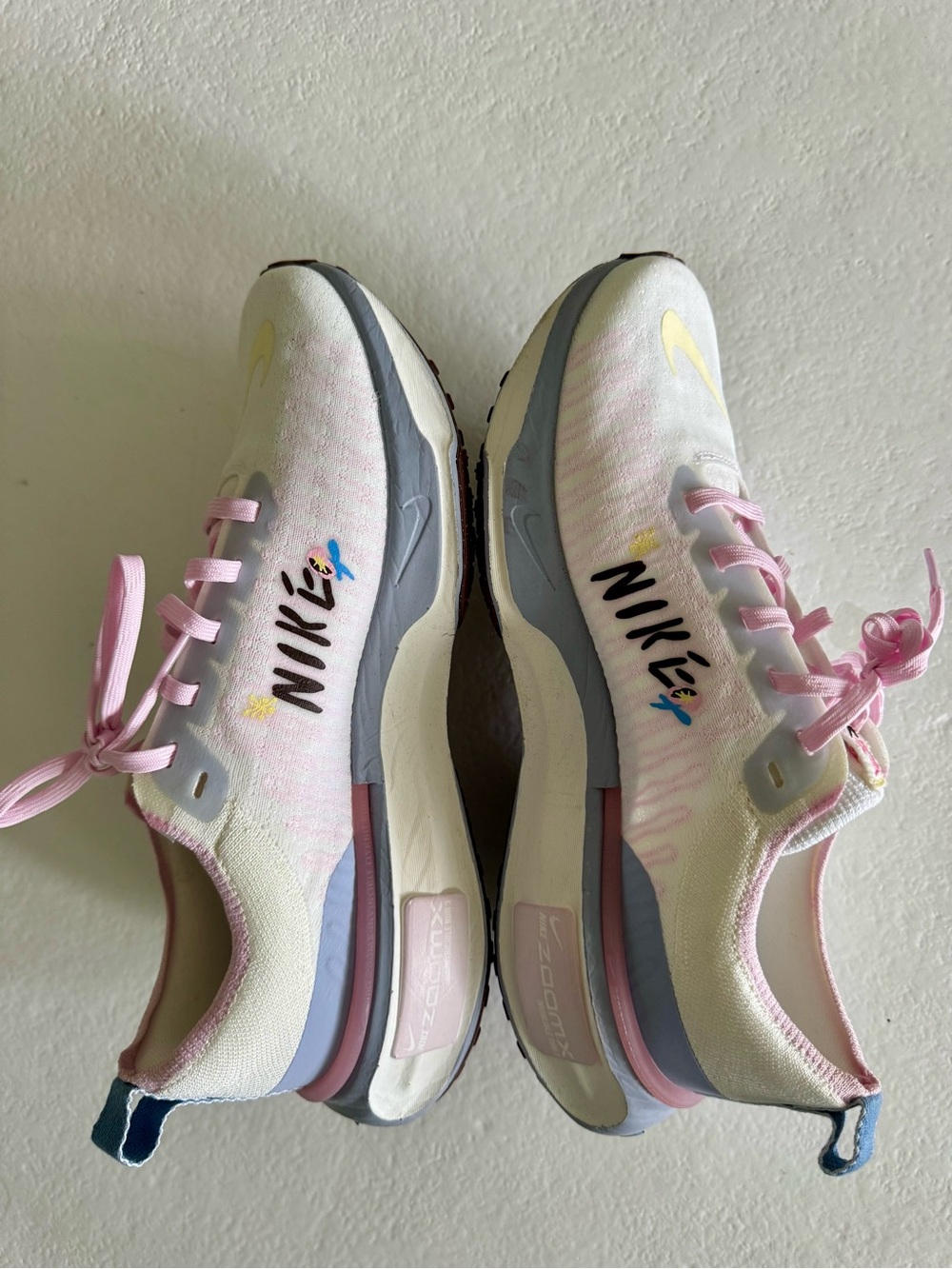 Nike Women’s White Running Sneakers with Pink Accents - Picture 2 of 3
